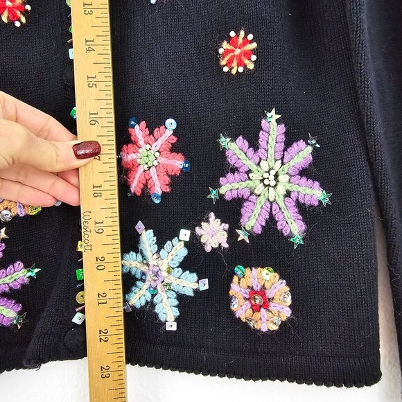 Womens Sz M 8 Christmas Embroidered Cardigan Sweater Winter Holidays Snowflakes - Picture 8 of 13